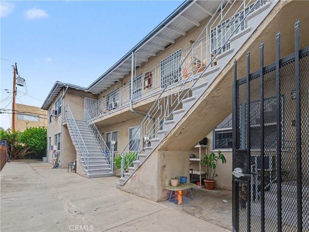 1037 N Curson - Photo 23