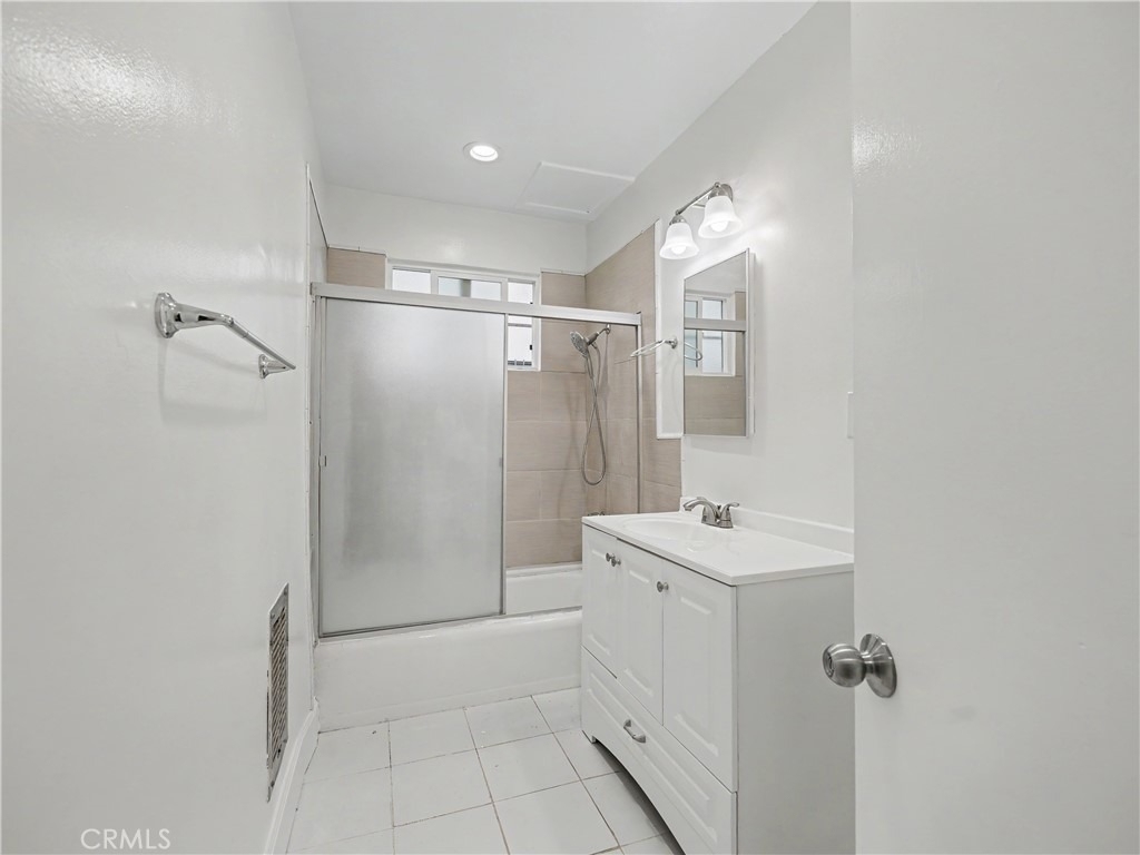 1037 N Curson - Photo 21