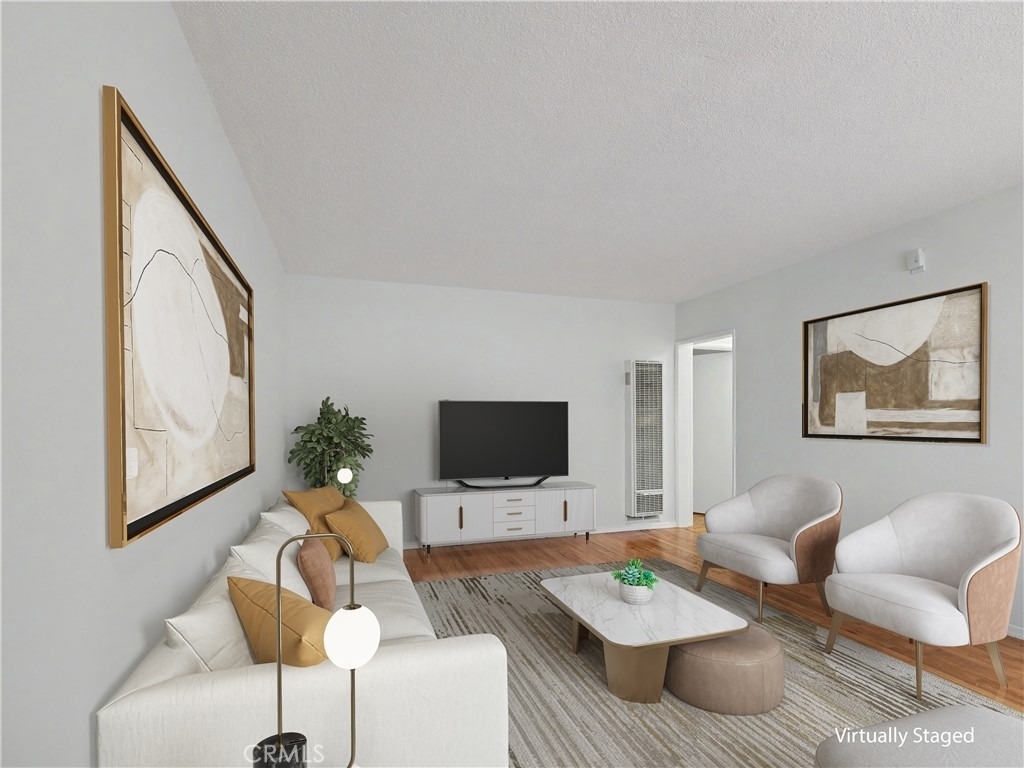 1037 N Curson - Photo 3