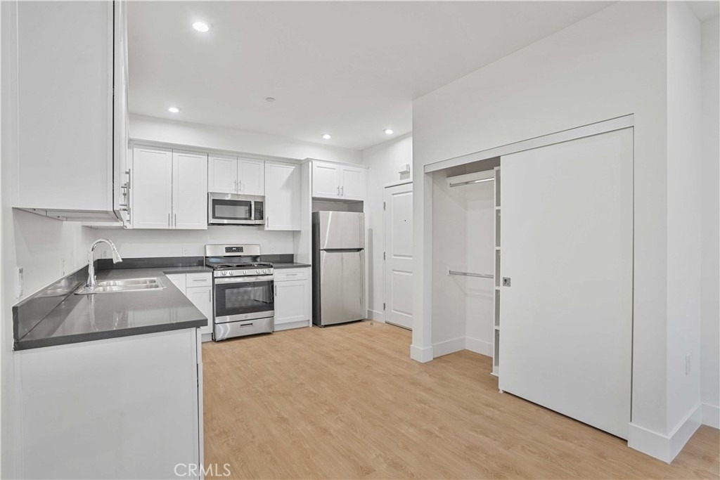 8750 Sepulveda Boulevard - Photo 2