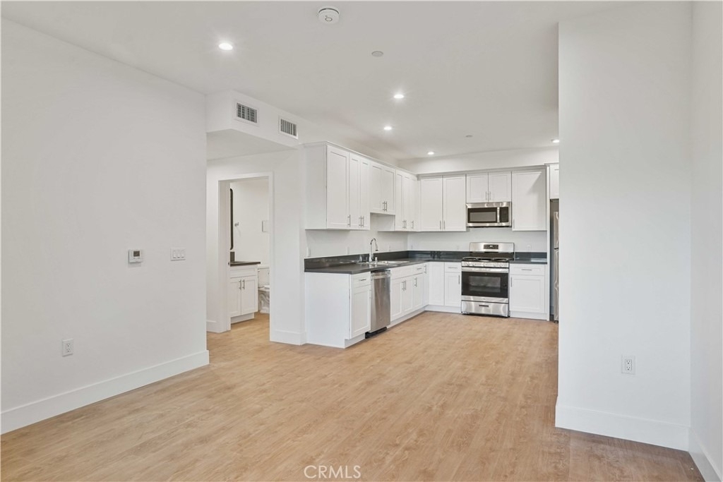 8750 Sepulveda Boulevard - Photo 6
