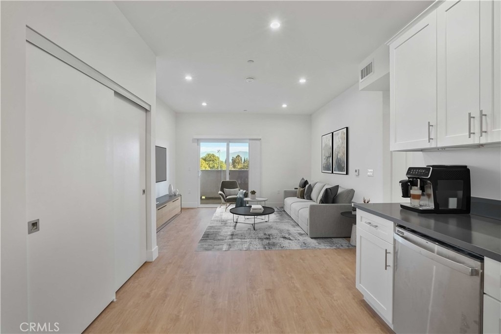 8750 Sepulveda Boulevard - Photo 3