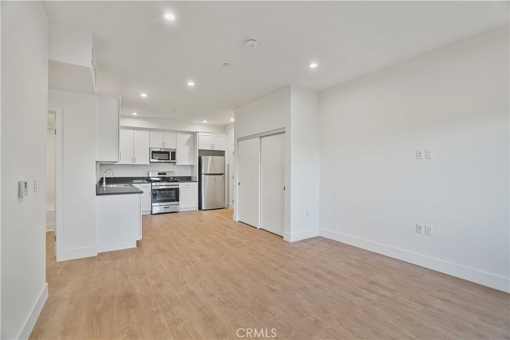 8750 Sepulveda Boulevard - Photo 7