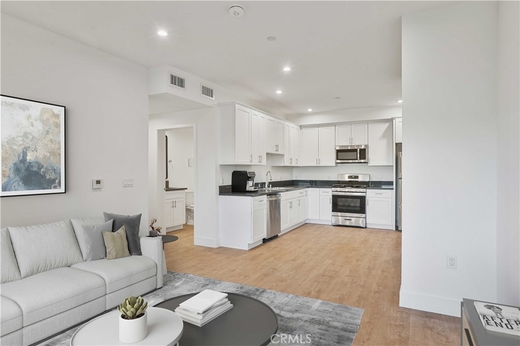 8750 Sepulveda Boulevard - Photo 5