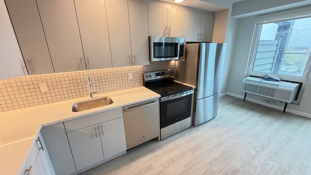 183-03 Hillside Avenue - Photo 1