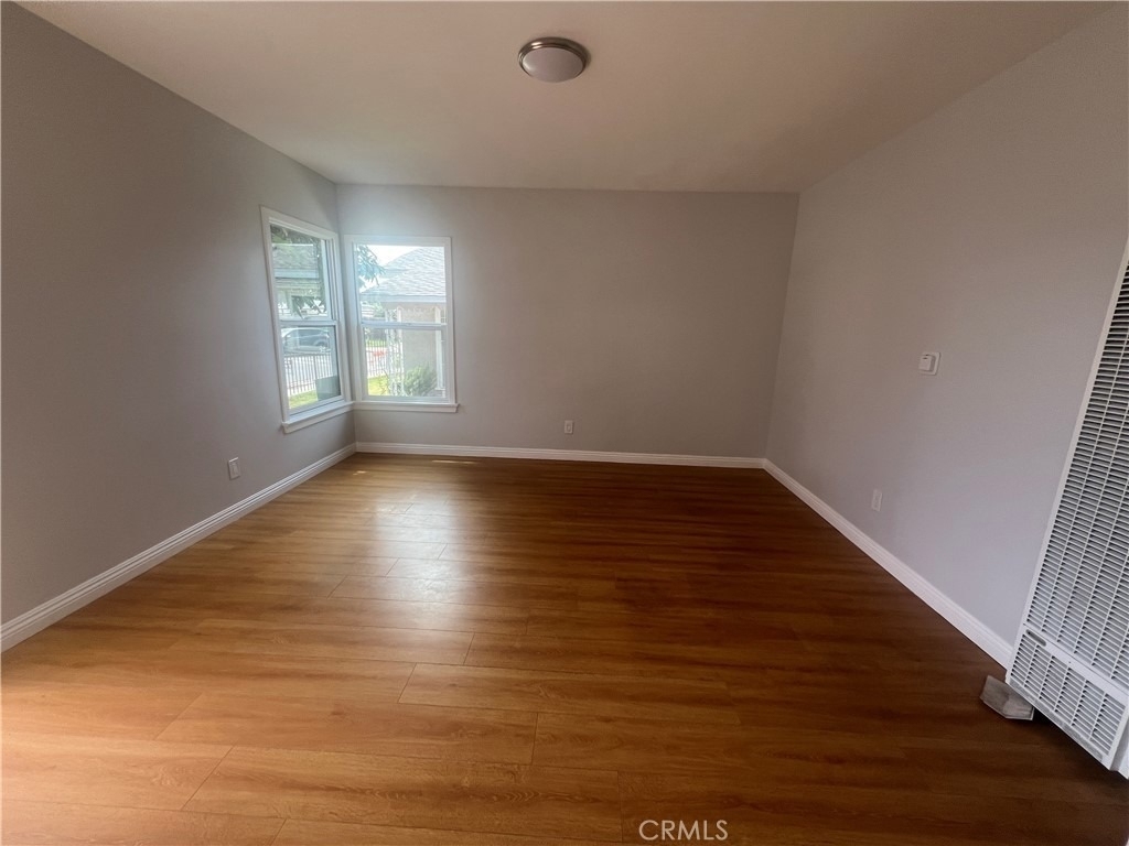 9649 Harvard St - Photo 2