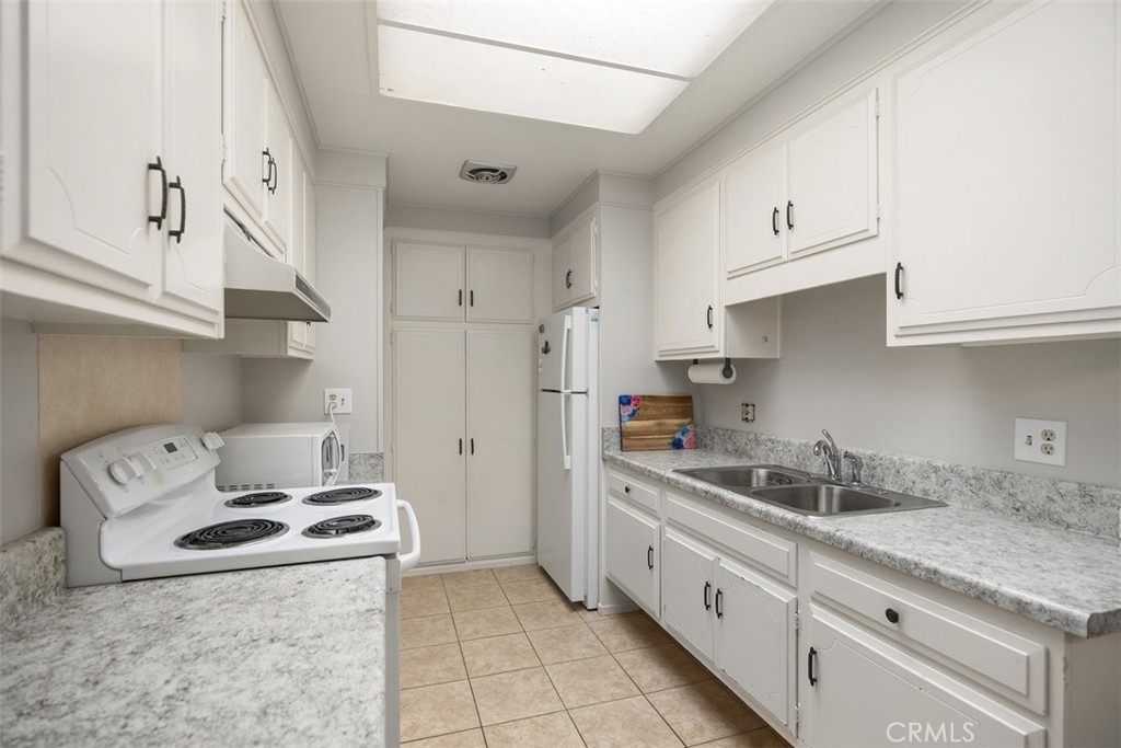 956 Calle Aragon - Photo 16