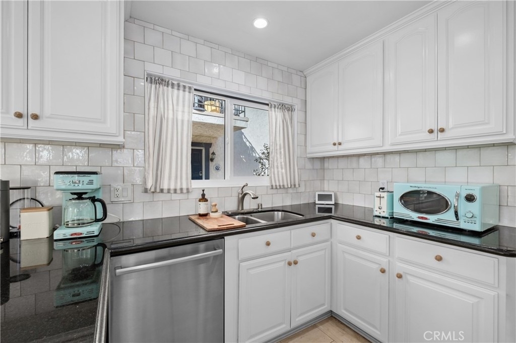 515 Monterey - Photo 8