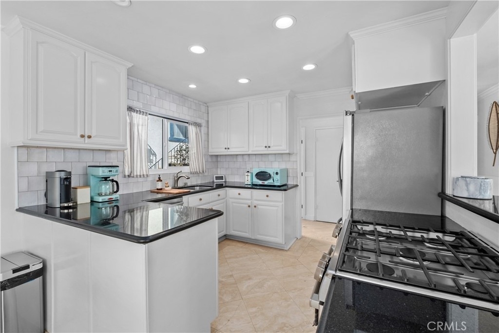 515 Monterey - Photo 7