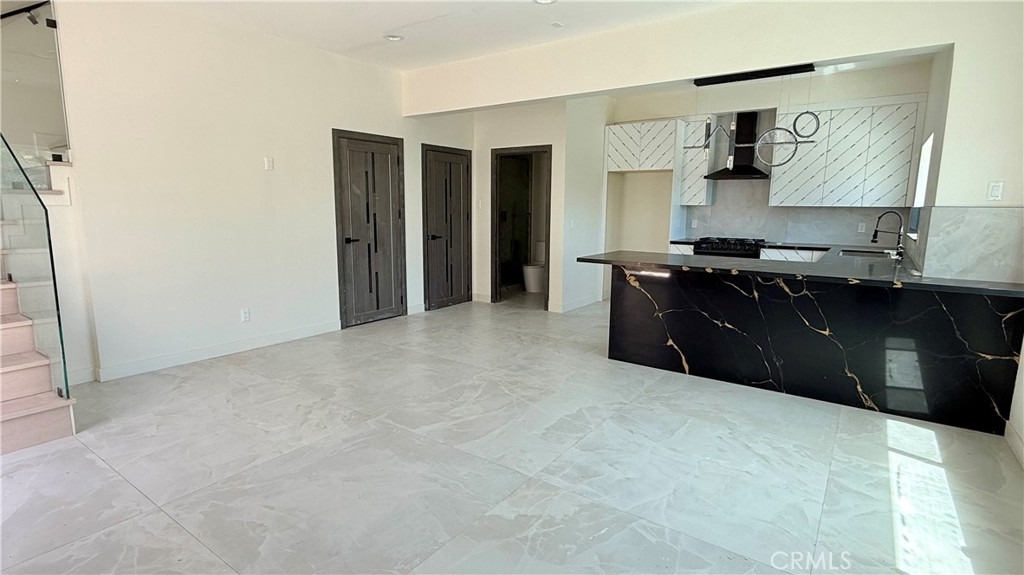 16015 Acre St - Photo 2