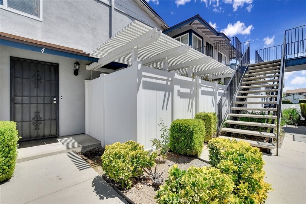 1460 Forest Glen - Photo 1