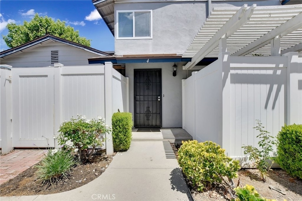 1460 Forest Glen - Photo 2
