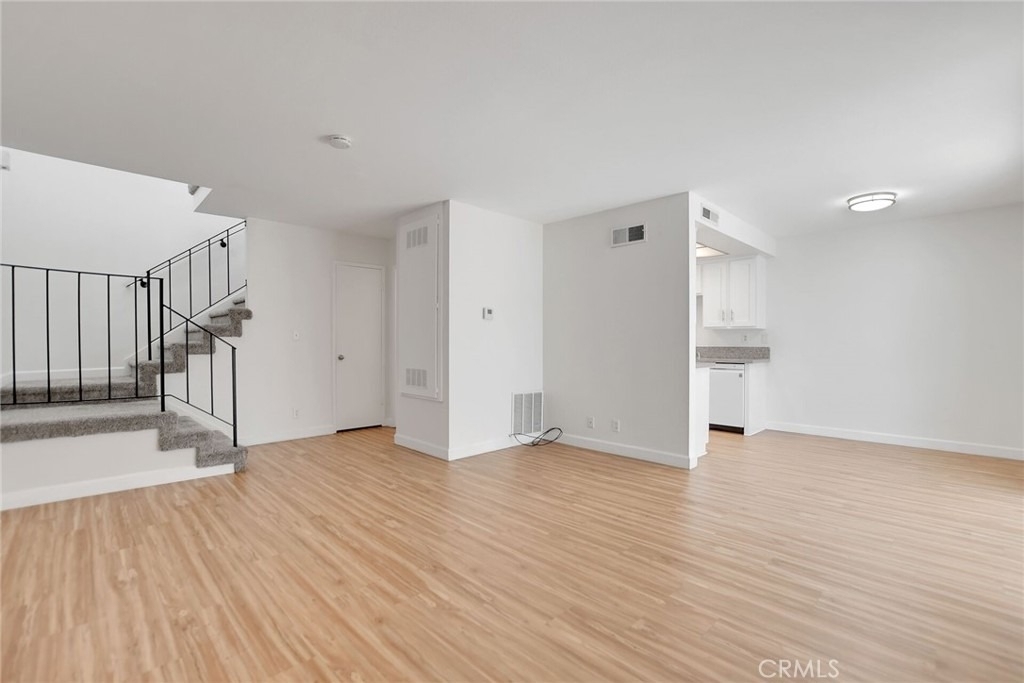 1460 Forest Glen - Photo 4