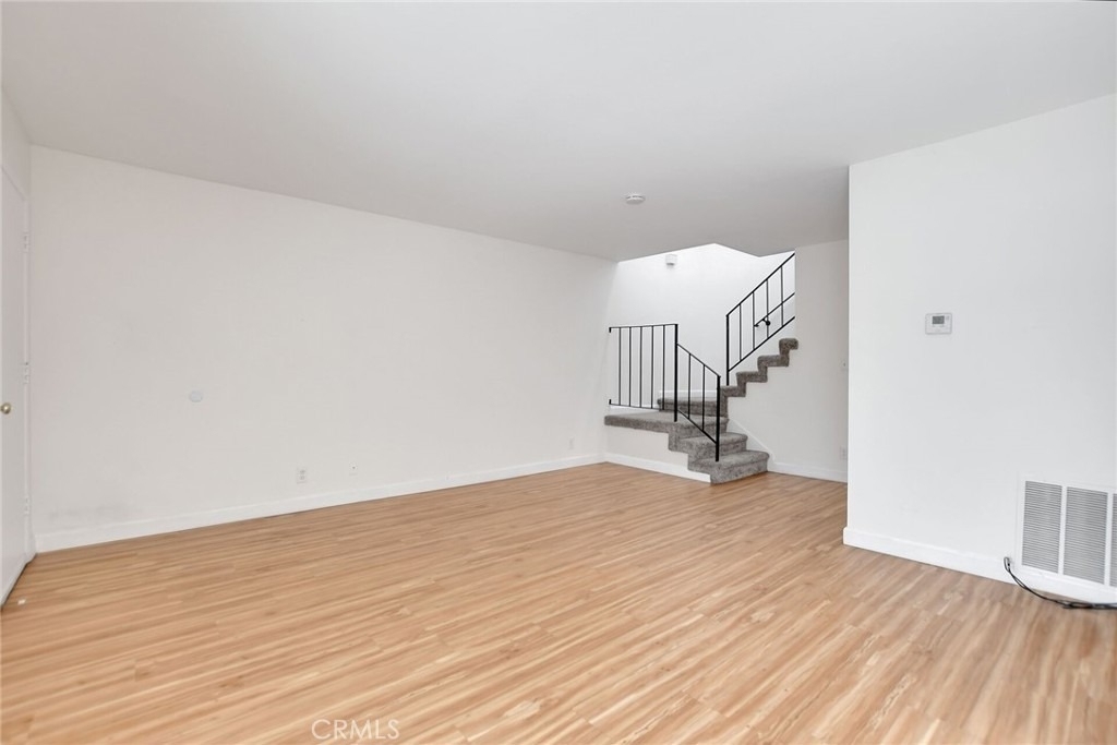 1460 Forest Glen - Photo 5