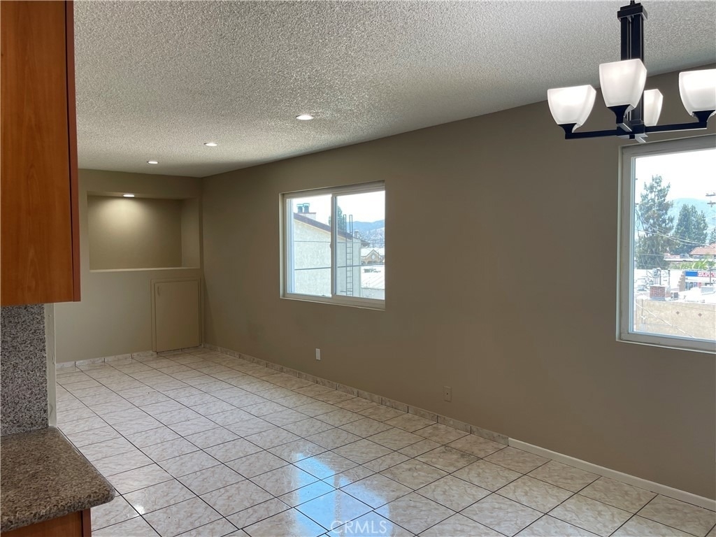434 E Tujunga Avenue - Photo 5