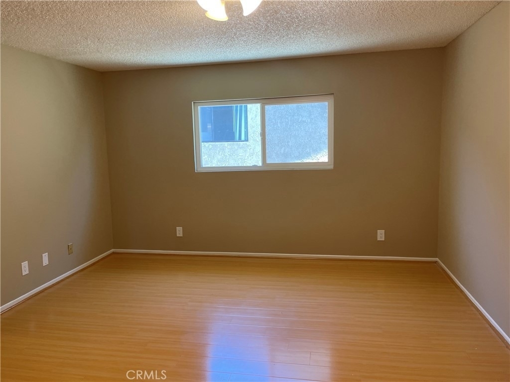 434 E Tujunga Avenue - Photo 12