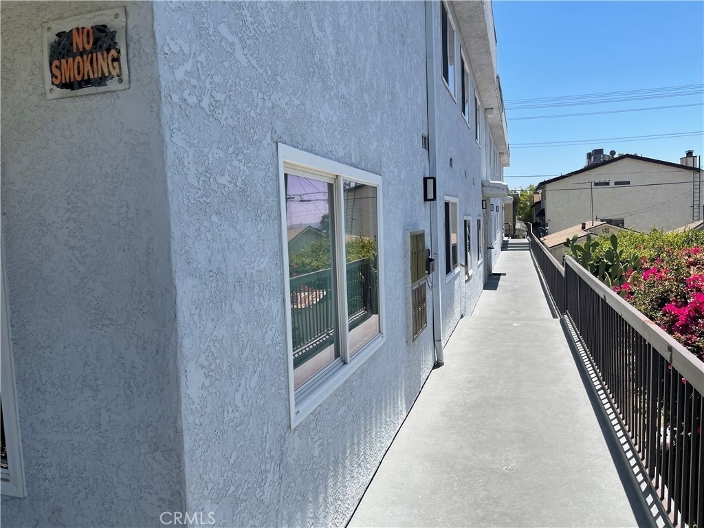 434 E Tujunga Avenue - Photo 1