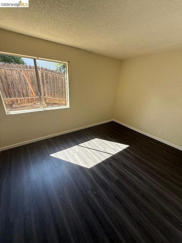 2112 Banyan Way - Photo 6