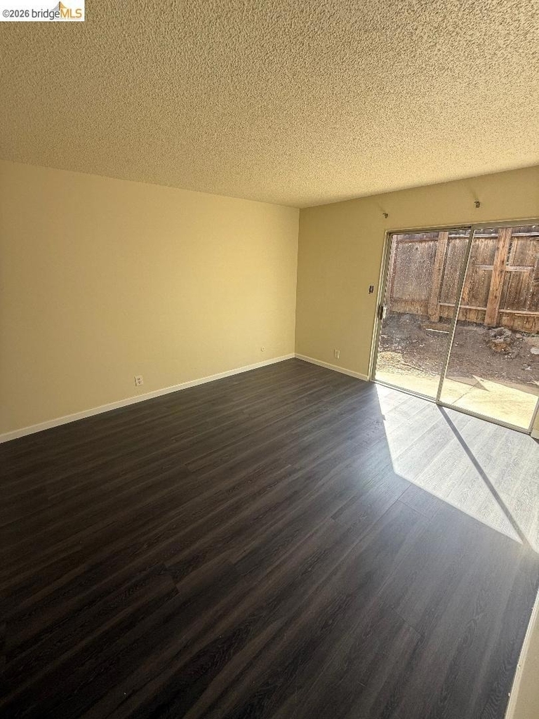 2112 Banyan Way - Photo 4
