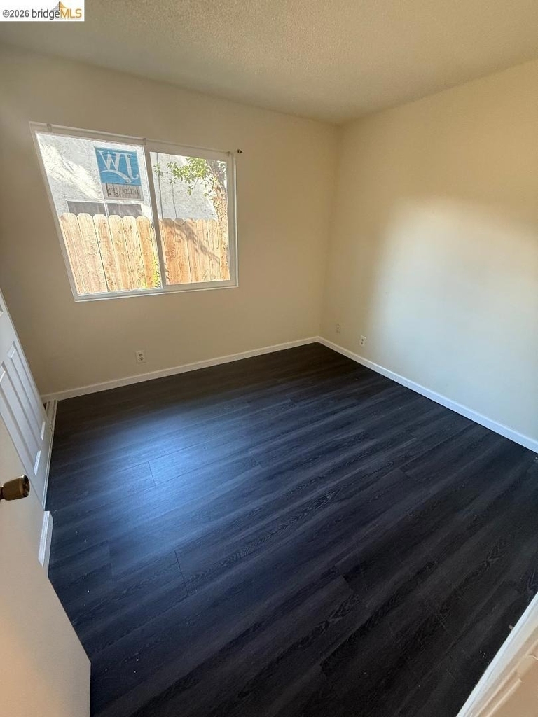 2112 Banyan Way - Photo 7