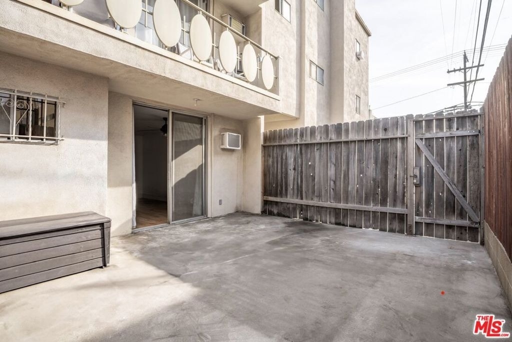 4255 W 5th Street - Photo 3
