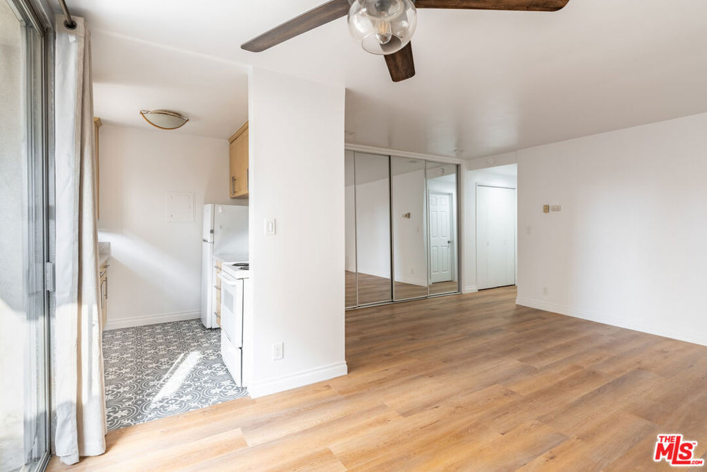 4255 W 5th Street - Photo 10