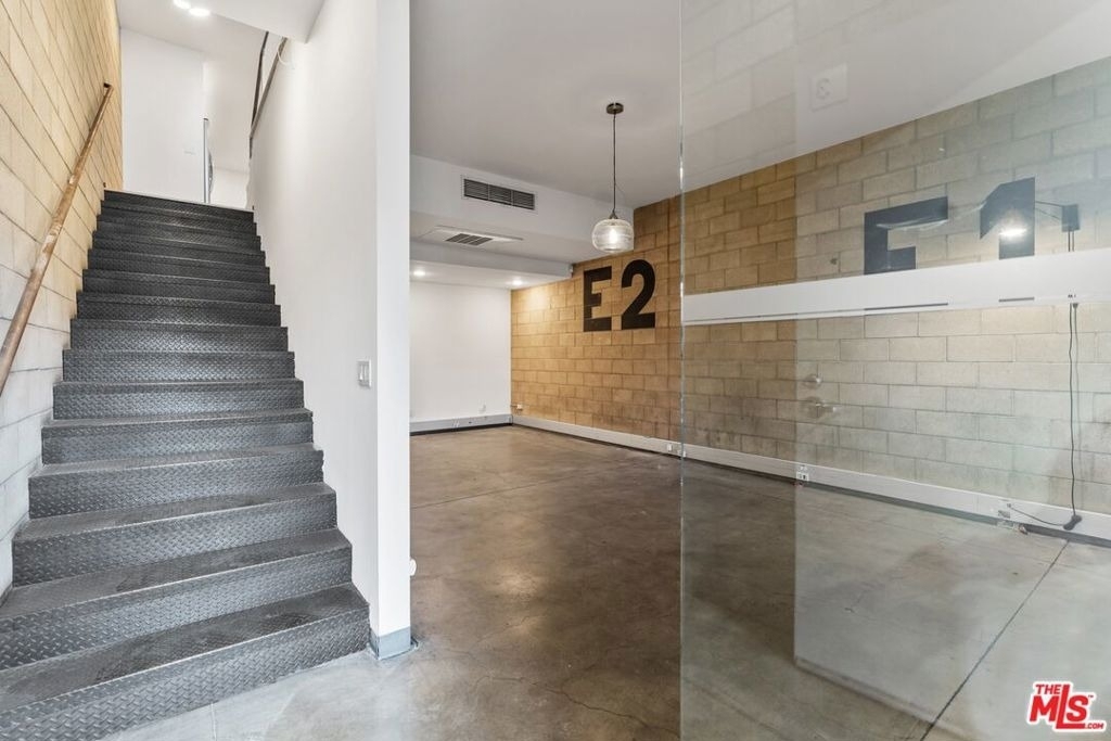 6615 Melrose Avenue - Photo 2