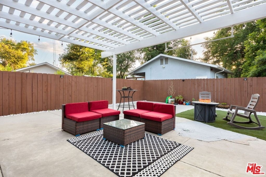 8345 White Oak Avenue - Photo 31