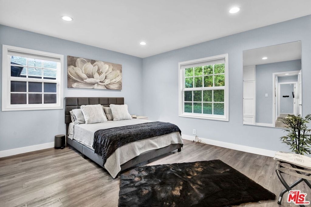 8345 White Oak Avenue - Photo 15