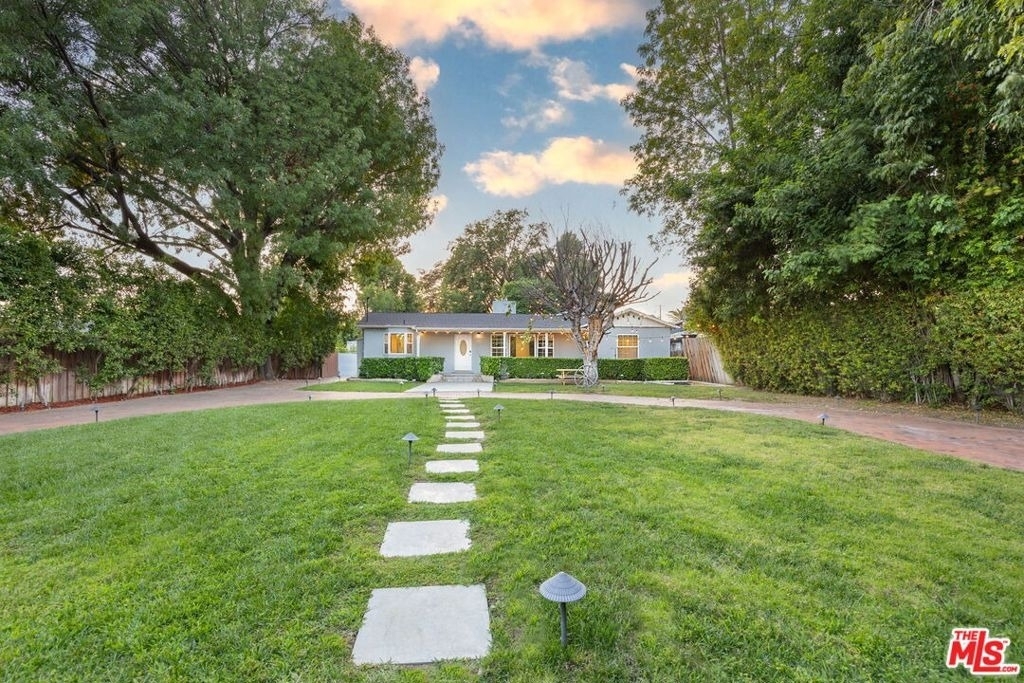 8345 White Oak Avenue - Photo 39