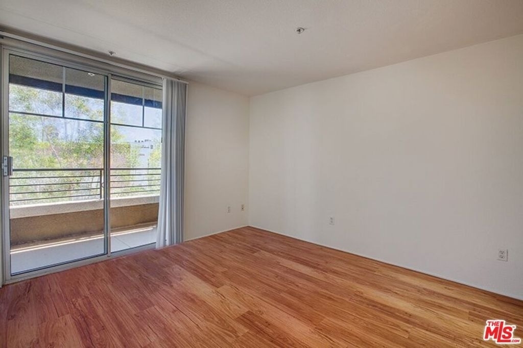 5553 W 6th Street - Photo 1