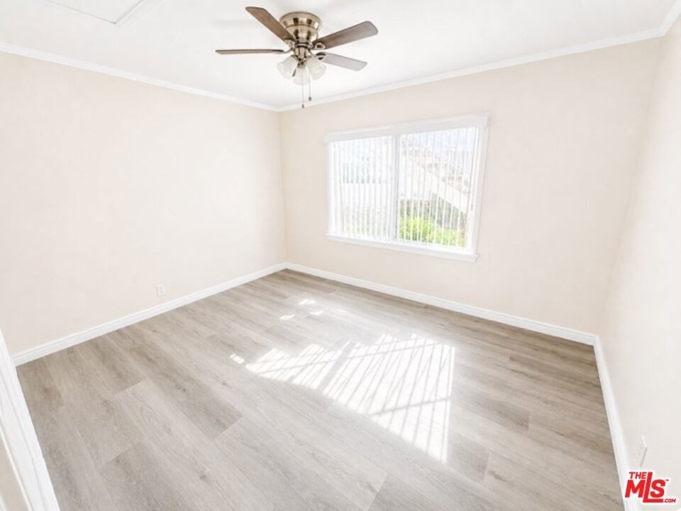 13450 Burbank Boulevard - Photo 3