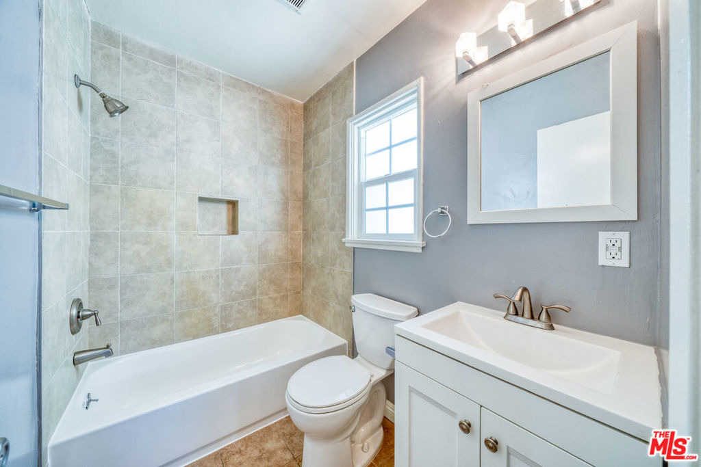 1112 Ocean Park Boulevard - Photo 12