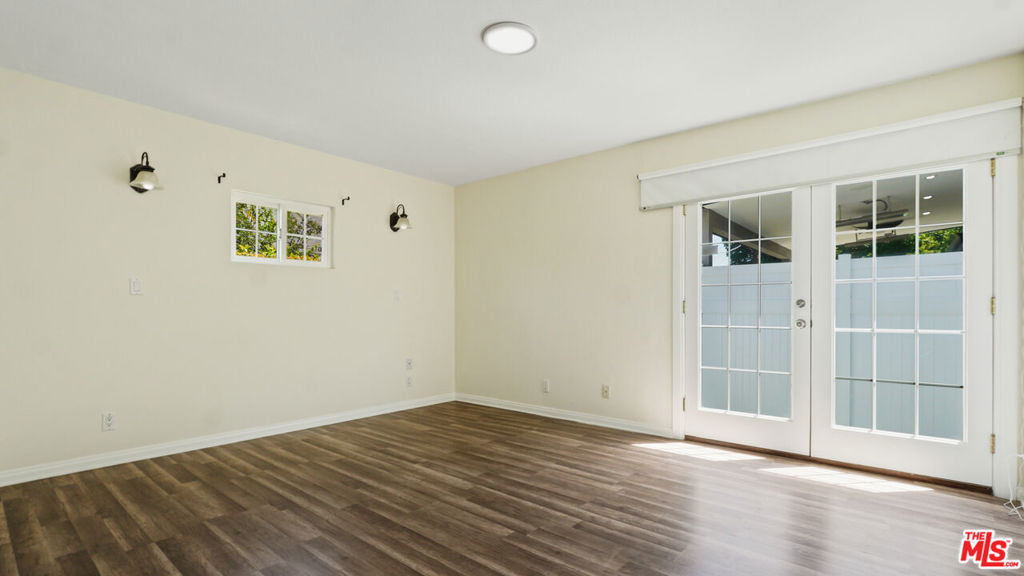 13842 Hamlin Street - Photo 16