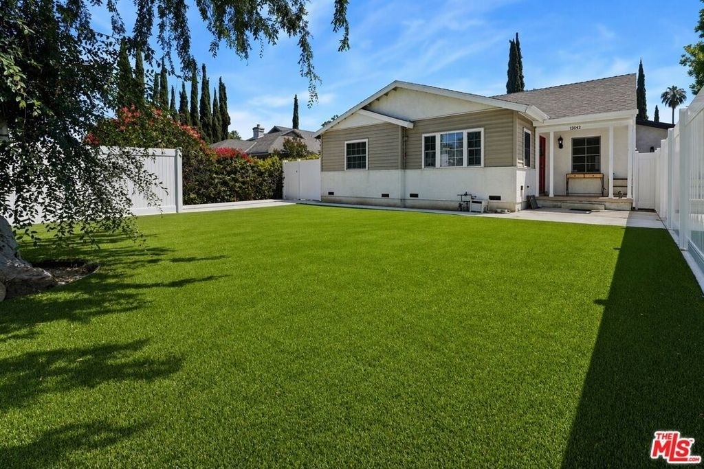 13842 Hamlin Street - Photo 1