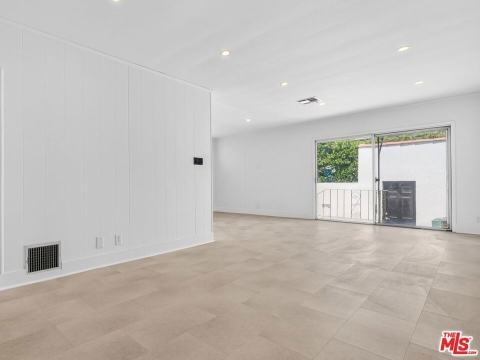 352 S Wetherly Drive - Photo 11
