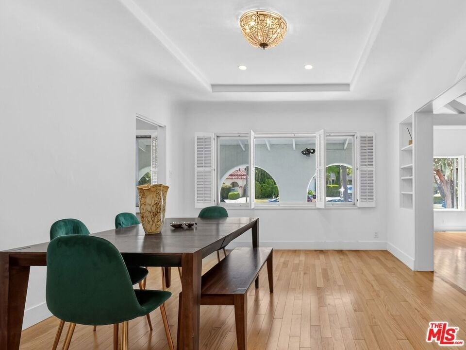 352 S Wetherly Drive - Photo 4