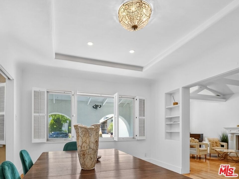 352 S Wetherly Drive - Photo 3