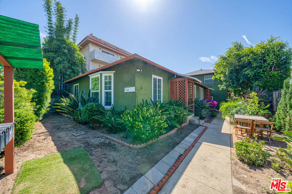 1112 Ocean Park Boulevard - Photo 1