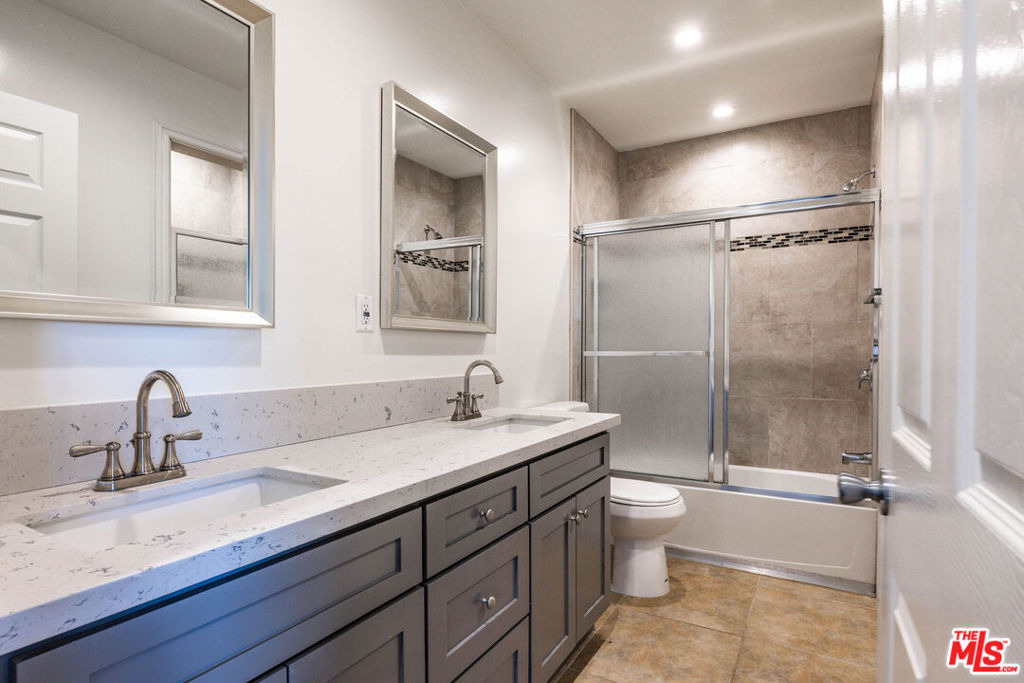 1112 Ocean Park Boulevard - Photo 12