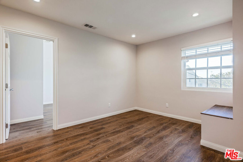 1112 Ocean Park Boulevard - Photo 6