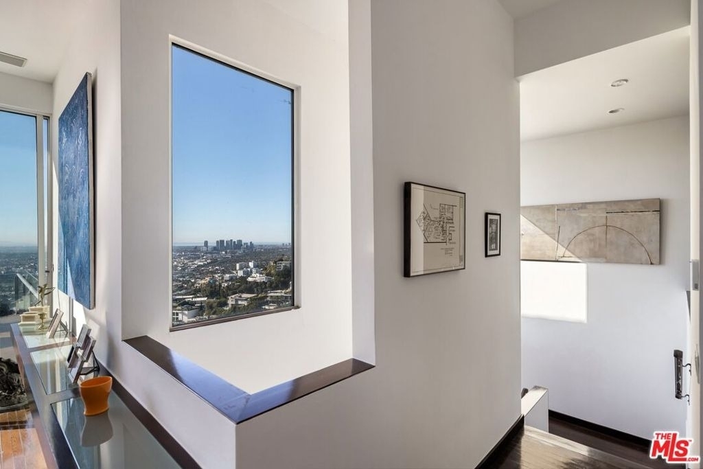 8580 Hillside Avenue - Photo 7