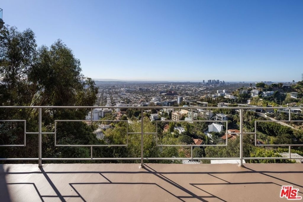 8580 Hillside Avenue - Photo 10