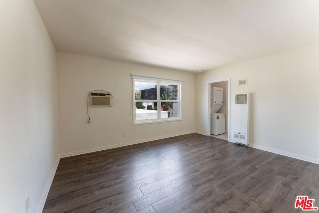 10708 1/2 Moorpark Street - Photo 3