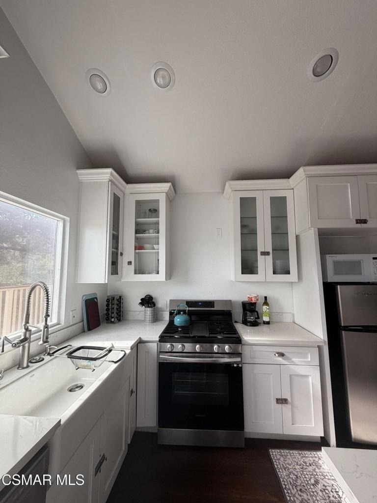 9251 Notre Dame Avenue - Photo 6