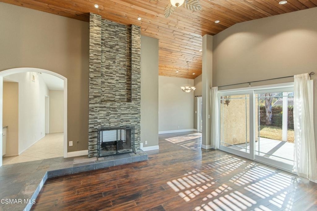 3332 Holloway Street - Photo 2