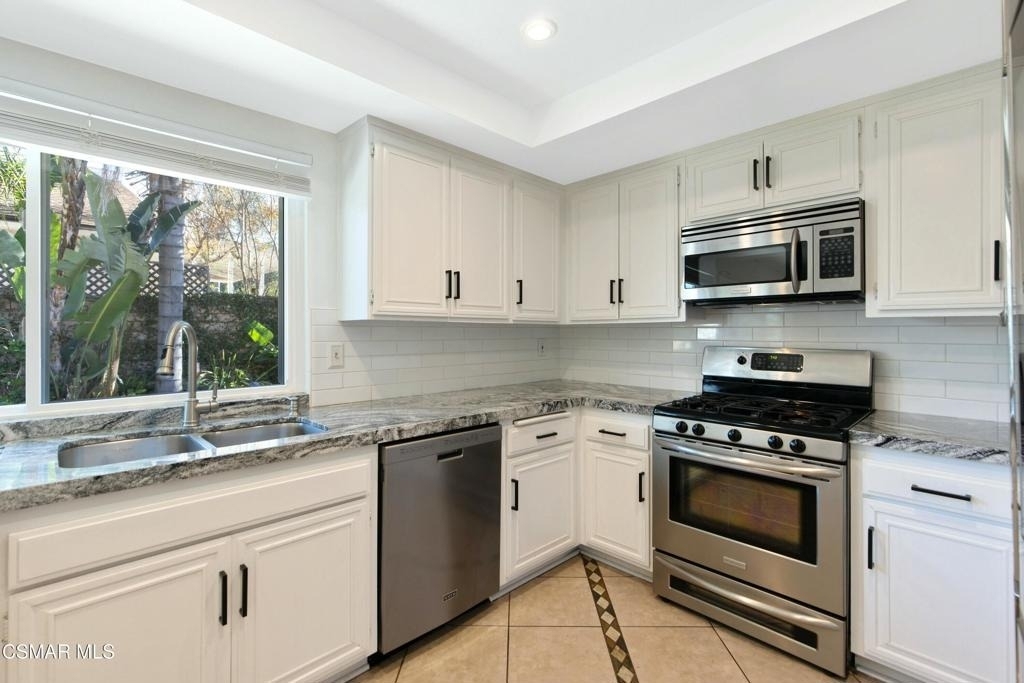 3332 Holloway Street - Photo 15