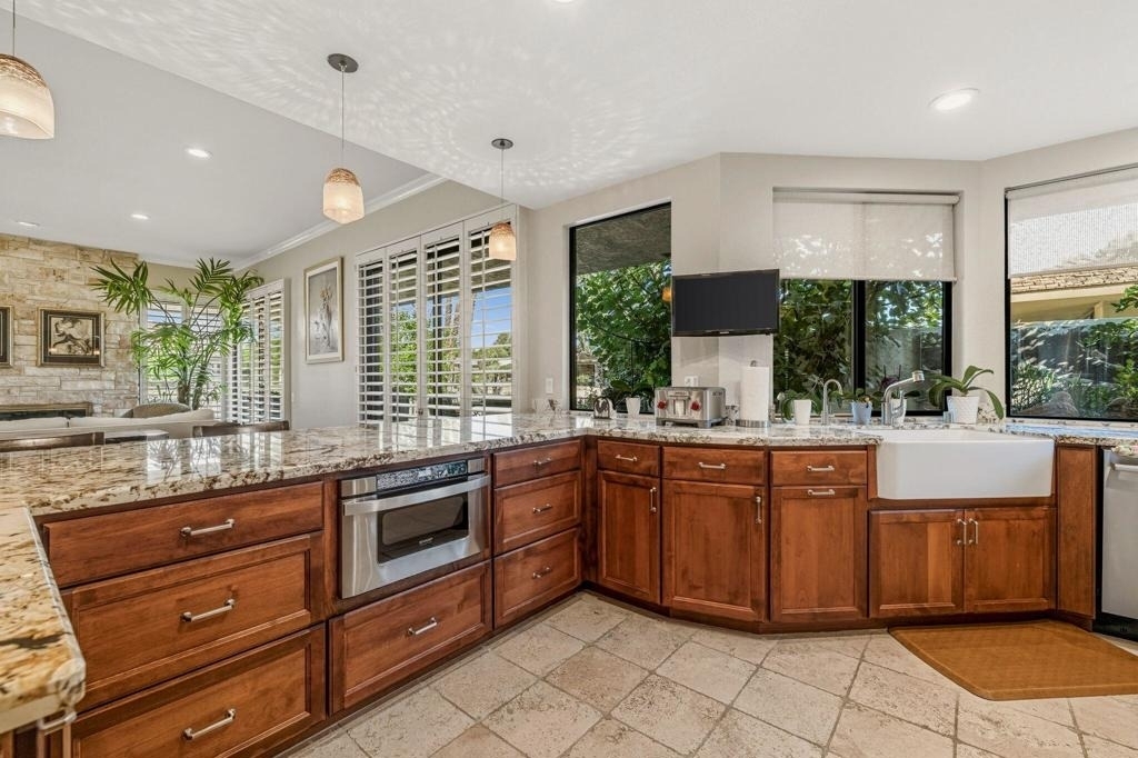 10 Whittier Court - Photo 18