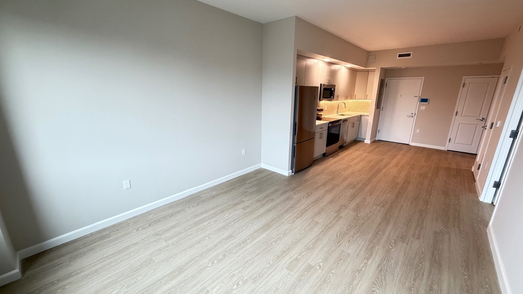 183-03 Hillside Avenue - Photo 6