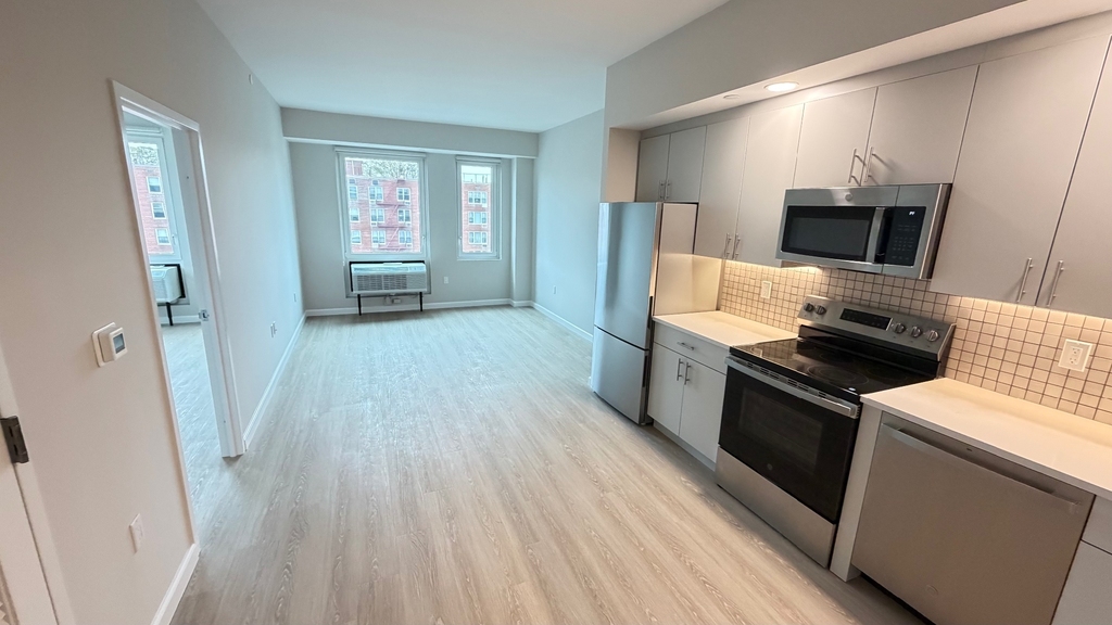 183-03 Hillside Avenue - Photo 4